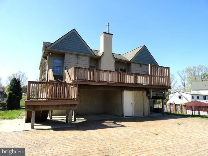 1527 Lawrence Road Havertown, PA 19083 - Photo 4 of 15