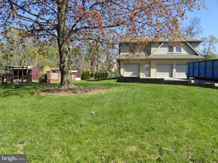 1527 Lawrence Road Havertown, PA 19083 - Photo 5 of 15