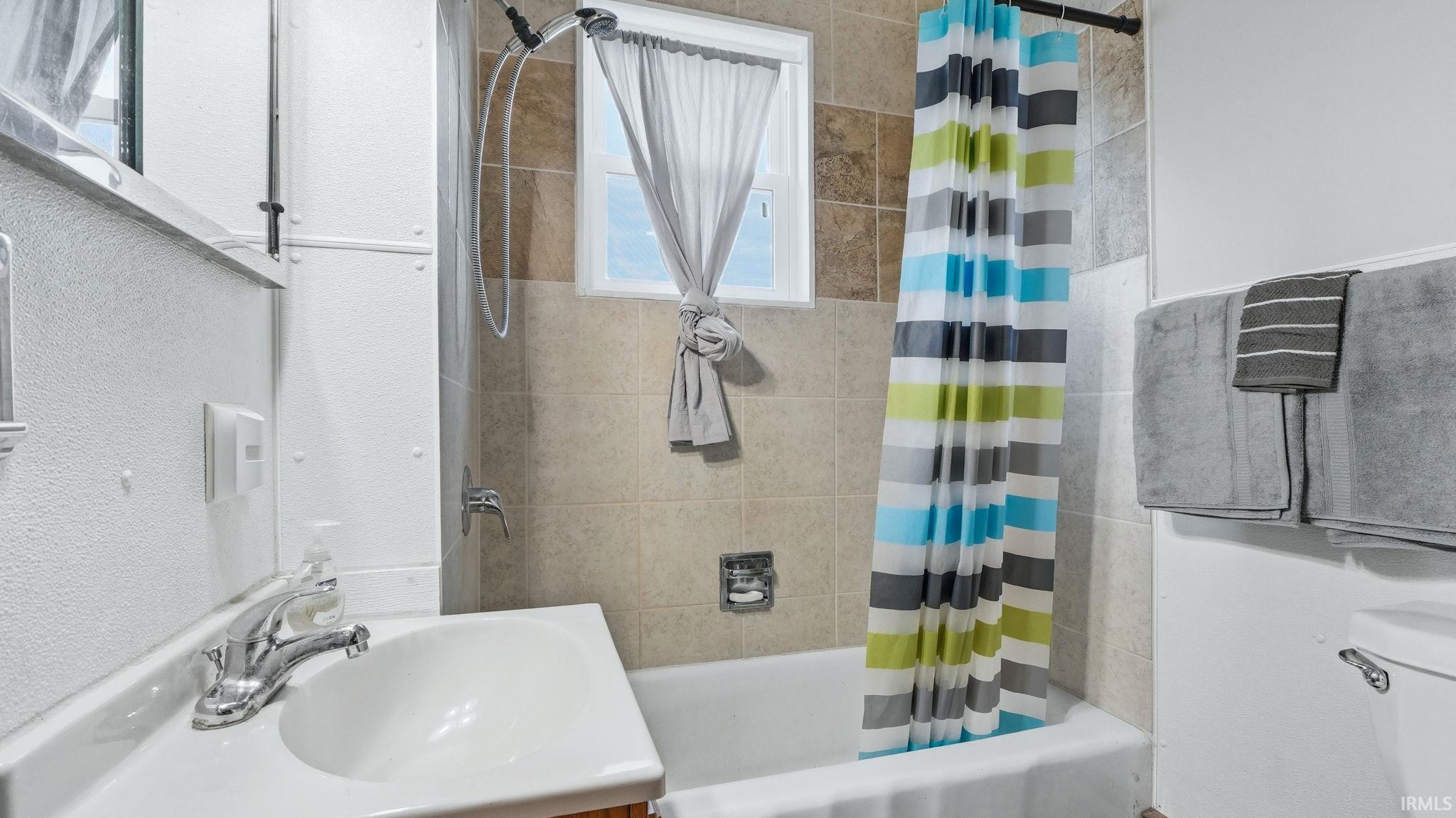 1350 North Warren Road Huntington, IN 46750 - Photo 18 of 35 Gallery Image 18
