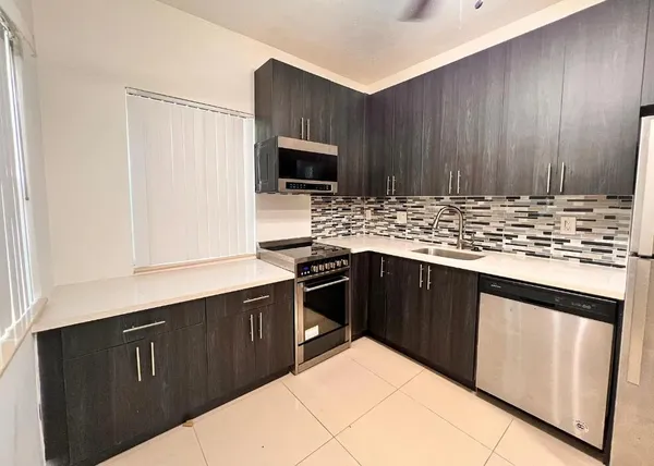 $1,900 | 950 Lake Wyman Road, Unit A, Boca Raton, FL 33431