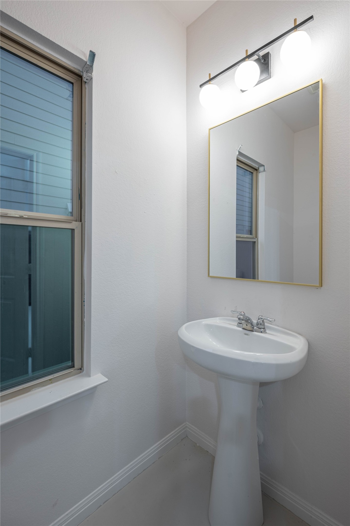 4514 Truth Way Austin, TX 78725 - Photo 8 of 20 View of bathroom