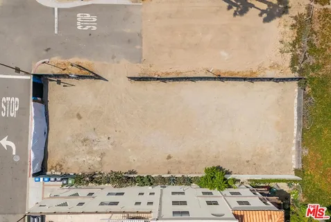 a view of a terrace with sky view