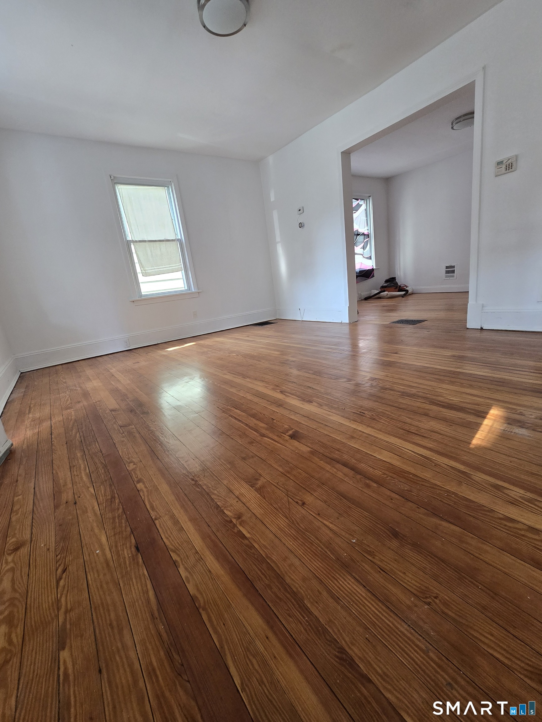 98 Cowles Street Bridgeport, CT 06607 - Photo 6 of 19