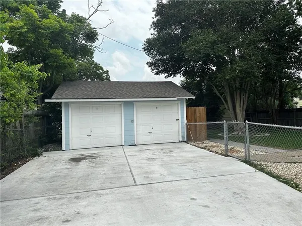 $1,500 | 2837 Santa Fe Street, Unit 1, Corpus Christi, TX 78404