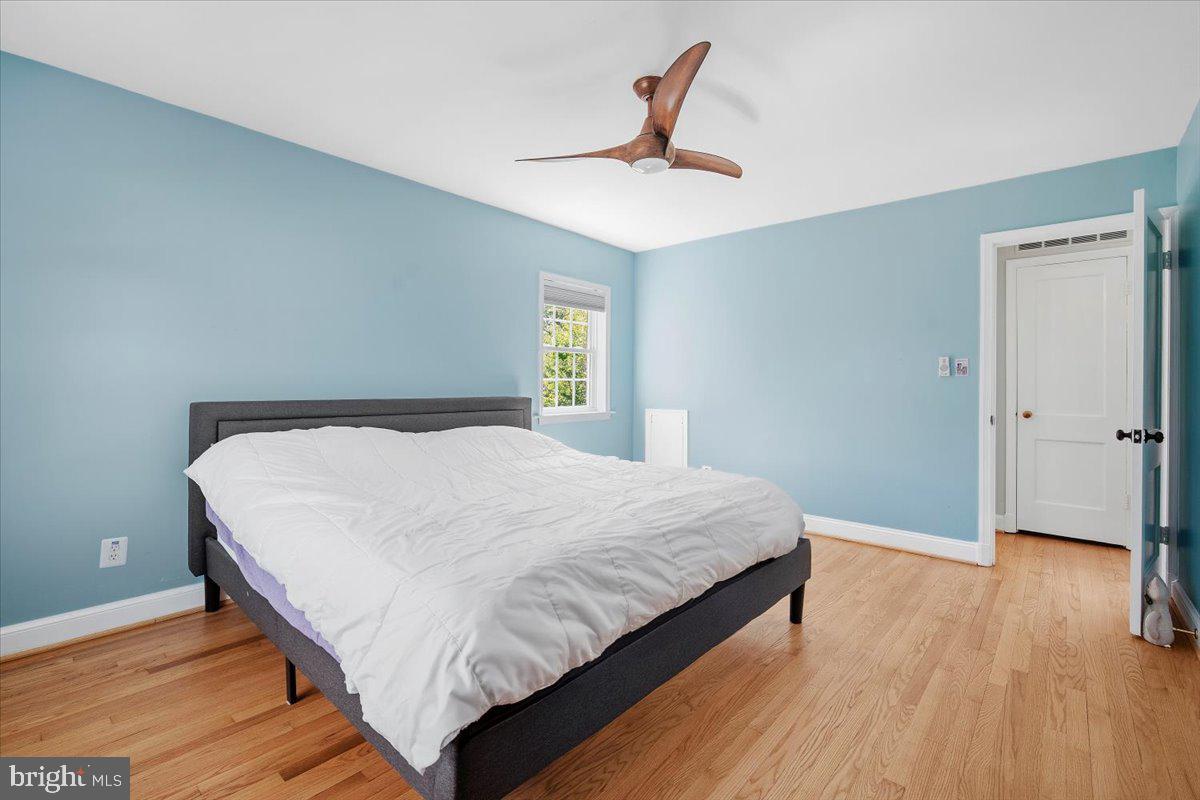5902 Walton Road Bethesda, MD 20817 - Photo 24 of 63 Primary bedroom, walk in closet