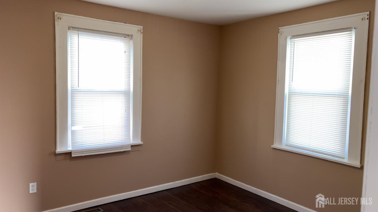 60 Heald Street, Unit F 1 Carteret, NJ 07008 - Photo 4 of 8 a small space with a window