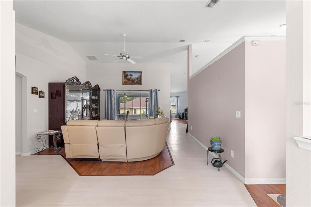 6470 Southwest 51st Terrace Ocala, FL 34474 - Photo 4 of 59