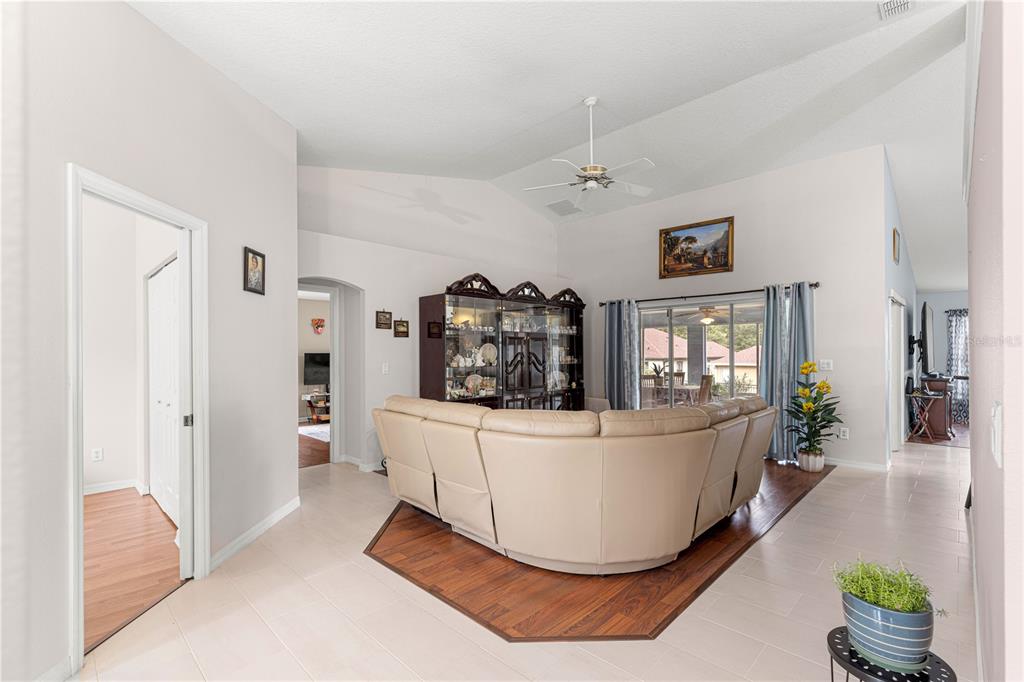 6470 Southwest 51st Terrace Ocala, FL 34474 - Photo 5 of 59