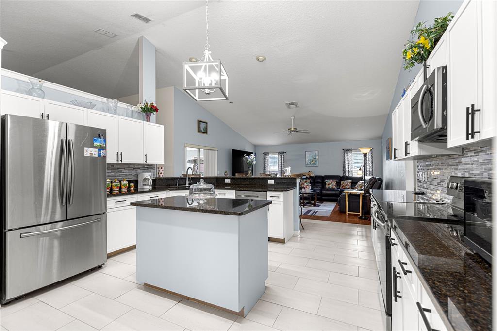 6470 Southwest 51st Terrace Ocala, FL 34474 - Photo 9 of 59