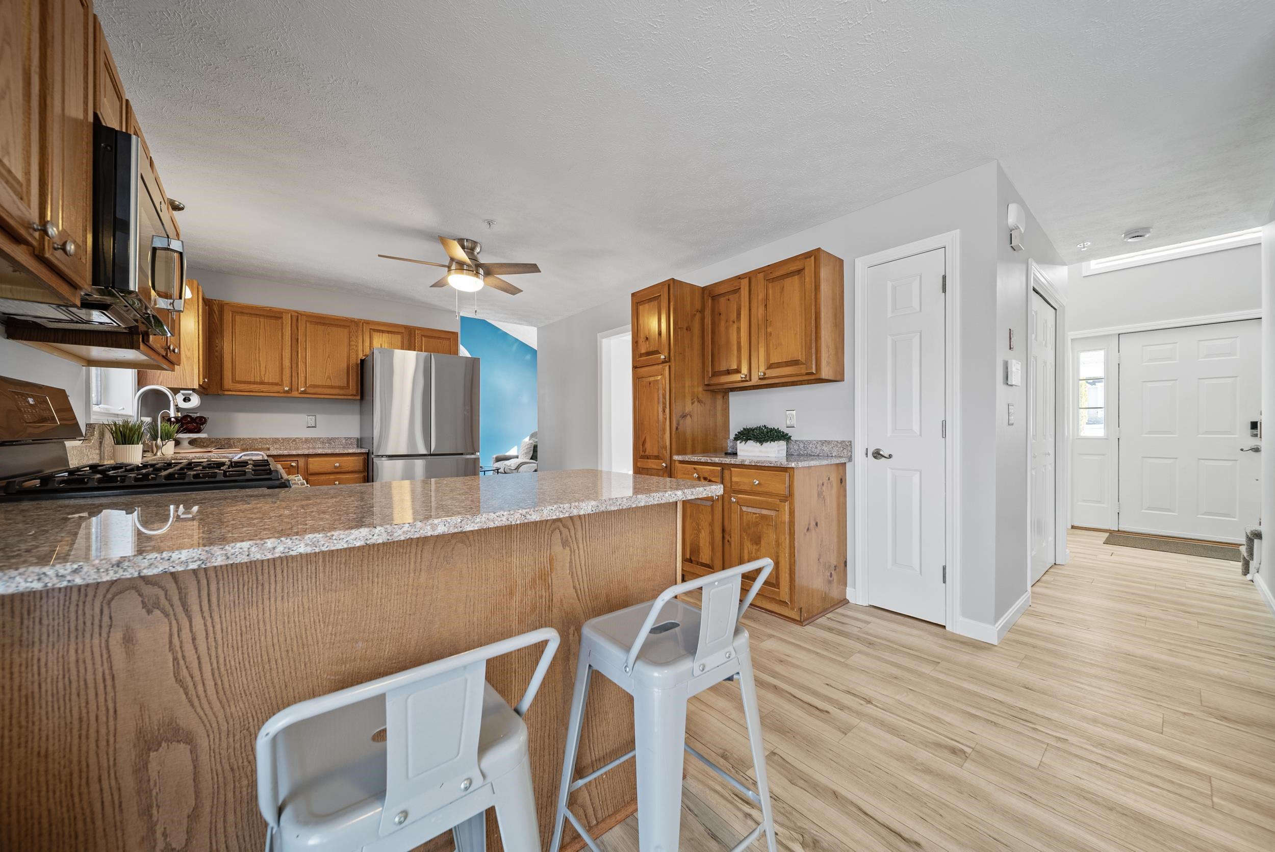 11 Barberry Street Hooksett, NH 03106 - Photo 4 of 36