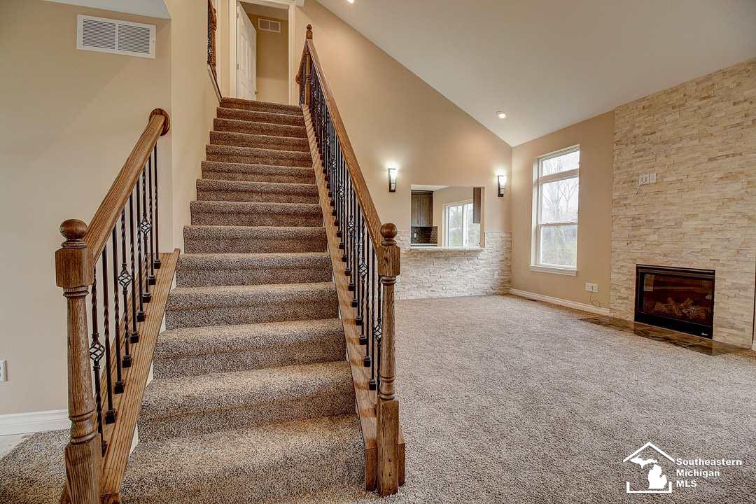 772 Sarah Milan, MI 48160 - Photo 3 of 38 50011908-2.JPG