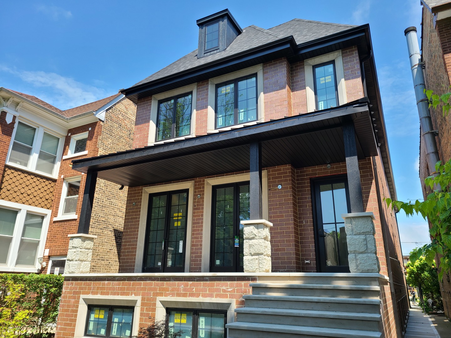 4231 North Wolcott Ave