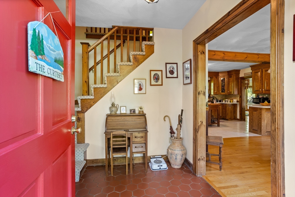 116 Century Way Dunstable, MA 01827 - Photo 4 of 42 Gallery Image 4