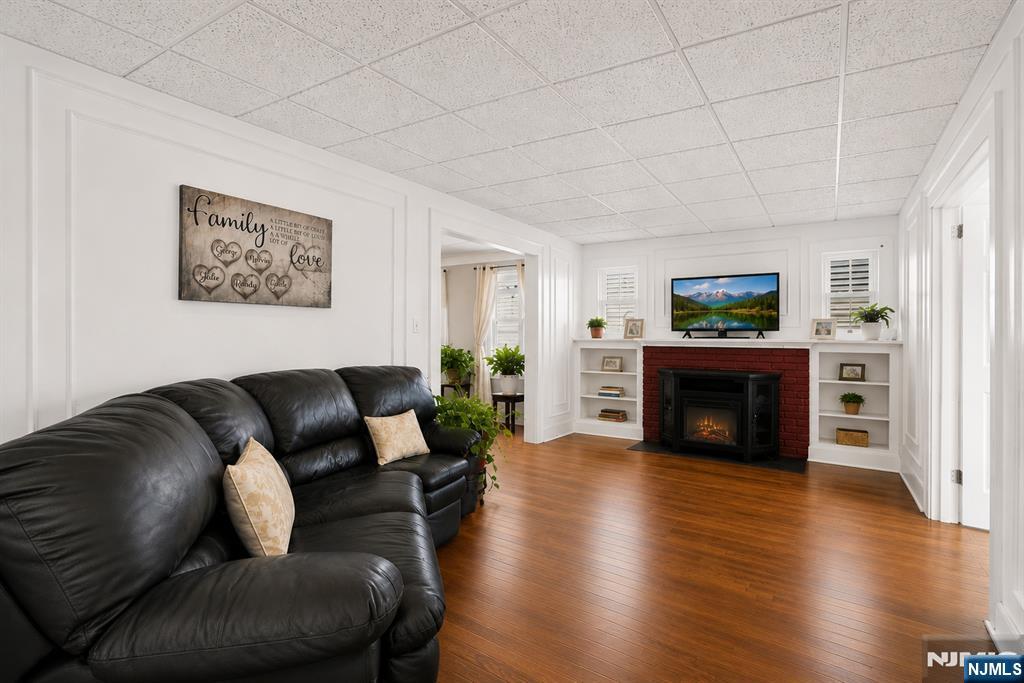 41 Berkeley Place Bloomfield, NJ 07003 - Photo 2 of 30