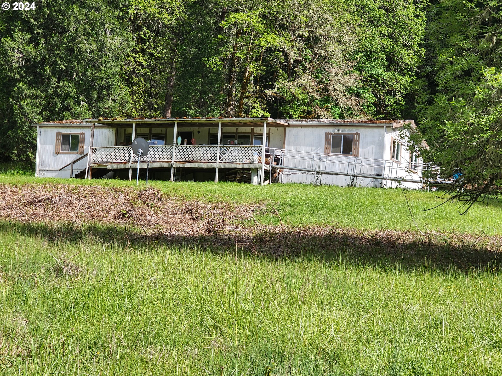 927 Lone Rock Road Glide, OR 97443 - Photo 5 of 24 Gallery Image 5