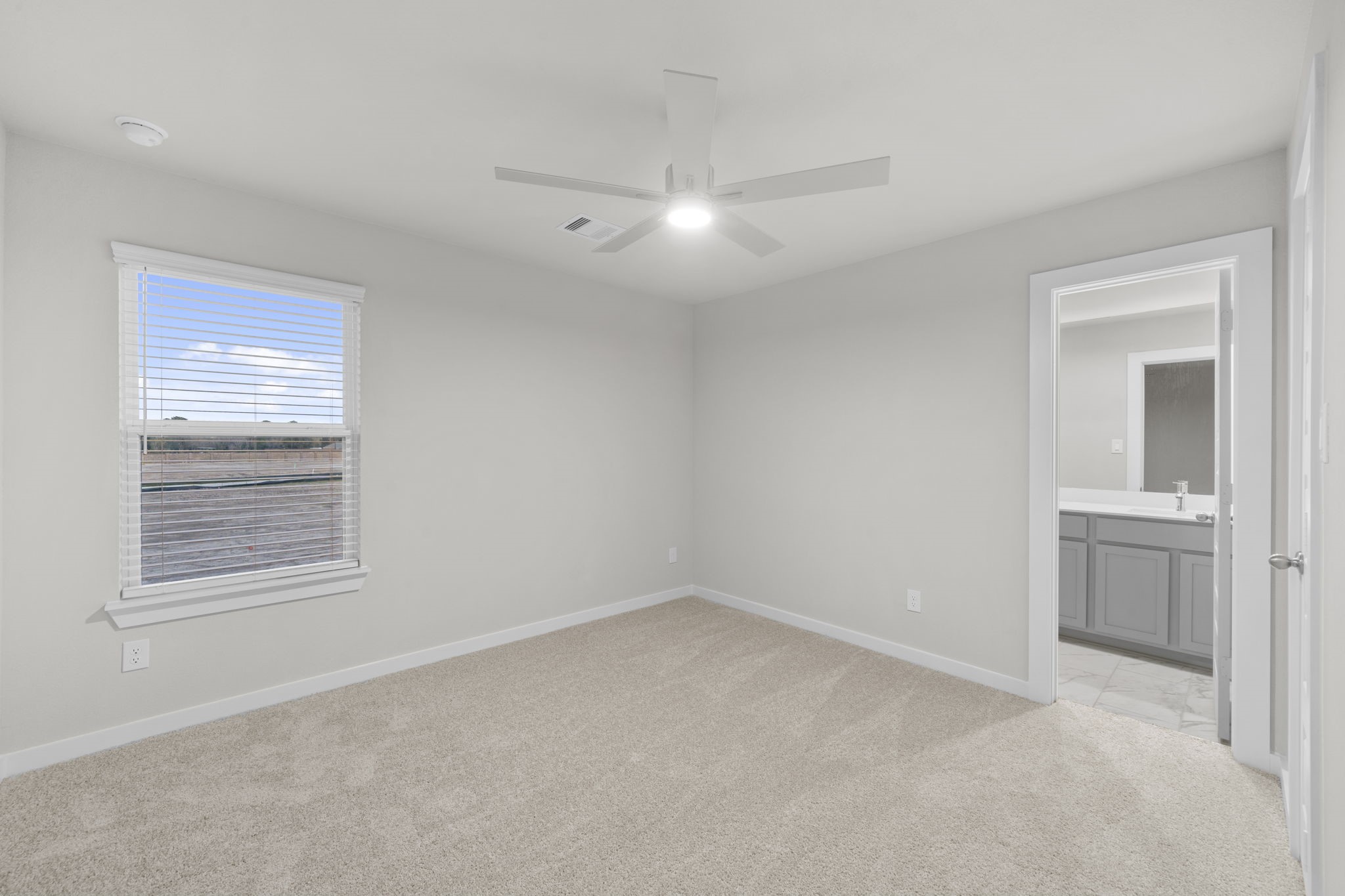 3015 Boulder Ridge Drive Rosenberg, TX 77471 - Photo 21 of 34 a view of an empty room with closet and a window