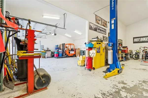 $1,975,000 | 30012 Valley Glen Street, Castaic, CA 91384