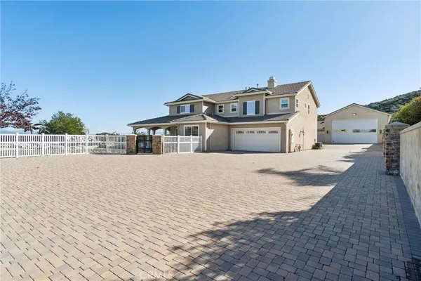 $1,975,000 | 30012 Valley Glen Street, Castaic, CA 91384