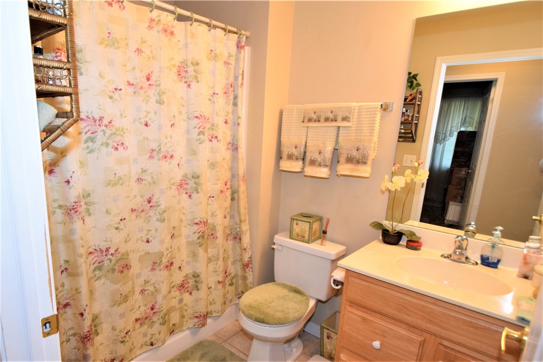 75 Harrier Circle Henrietta, NY 14623 - Photo 15 of 32 First Floor Full Bathroom