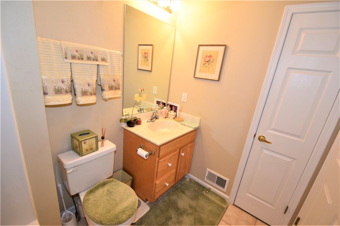 75 Harrier Circle Henrietta, NY 14623 - Photo 16 of 32 First Floor Main Bath