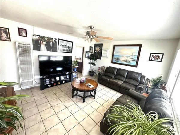 $389,900 | 16116 Cajon Street, Hesperia, CA 92345