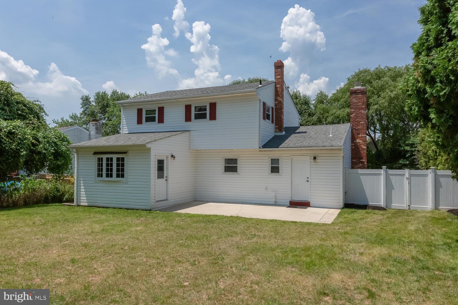 149 Woodstream Road Boothwyn, PA 19061 - Photo 3 of 15 Gallery Image 3
