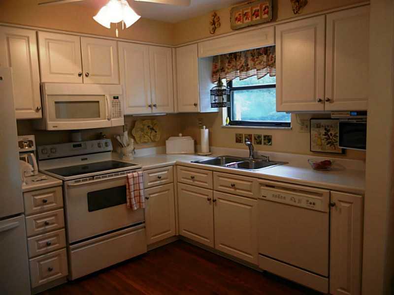 263 Church Road Leechburg, PA 15656 - Photo 8 of 25 Kitchen.