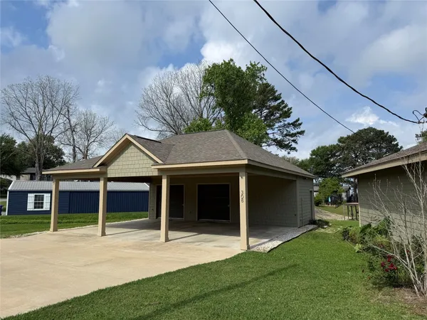 $2,100 | 308 Indian Shore, Livingston, TX 77351