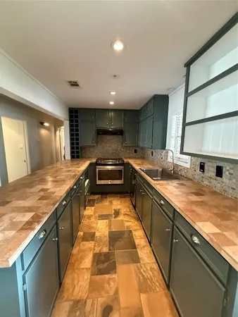 $2,100 | 308 Indian Shore, Livingston, TX 77351