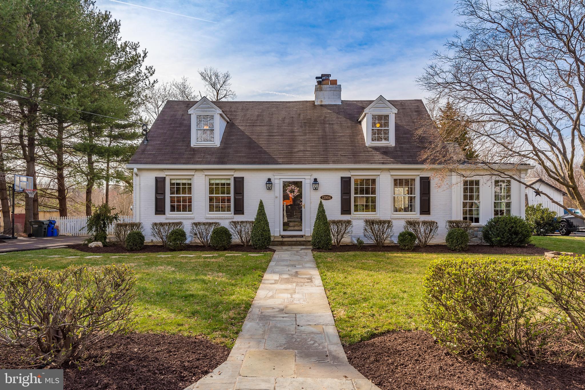 Picture Perfect Cape Cod in Darnestown