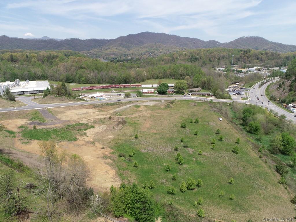 1426 Howell Mill Road Waynesville, NC 28786 - Photo 3 of 7 Gallery Image 3