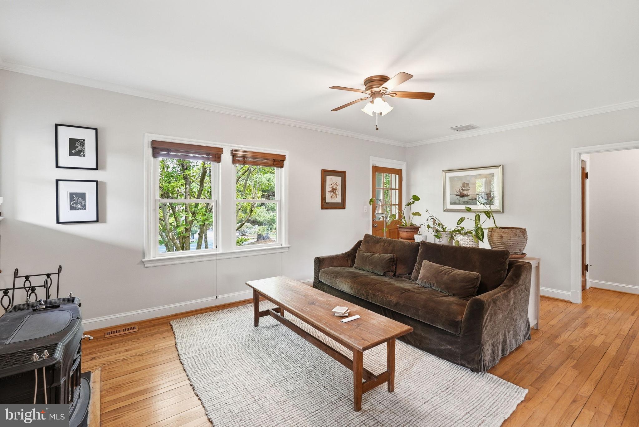 1811 Ednor Road Silver Spring, MD 20905 - Photo 3 of 39