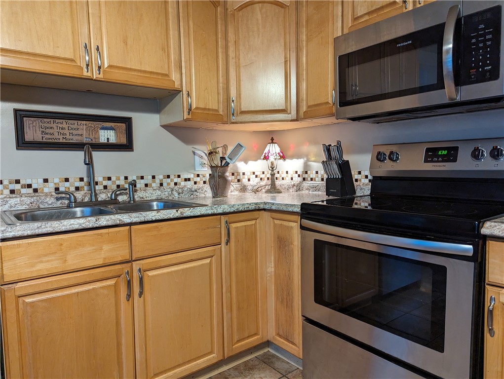 39 Edward Street Coventry, RI 02816 - Photo 18 of 39