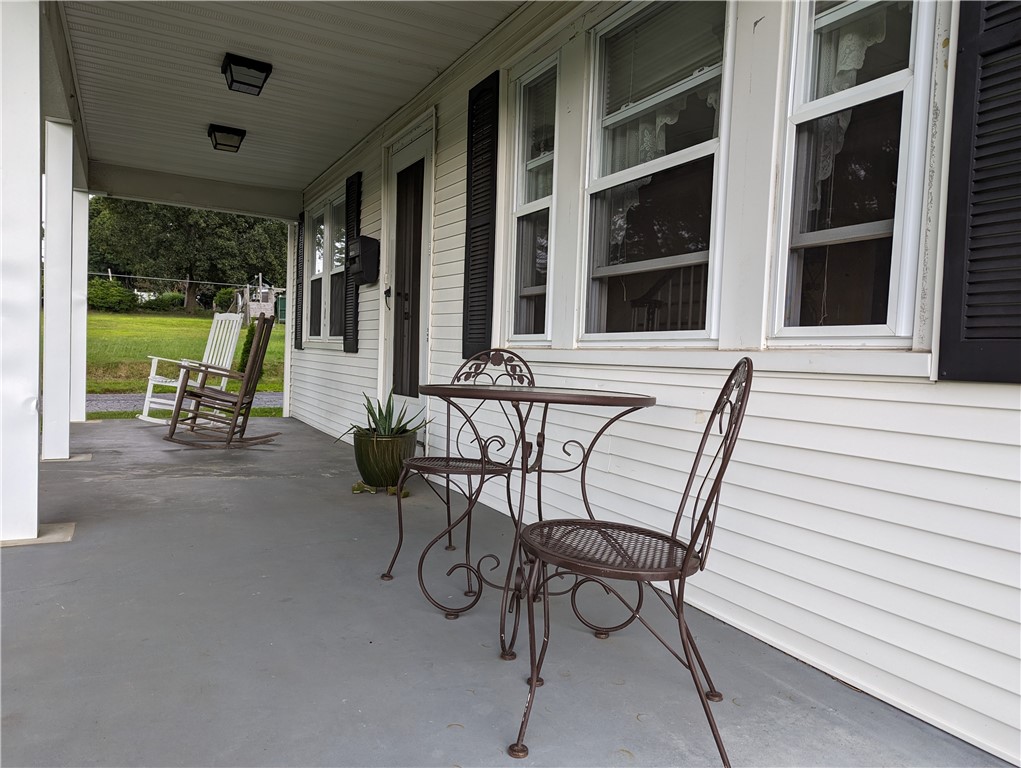 39 Edward Street Coventry, RI 02816 - Photo 2 of 39