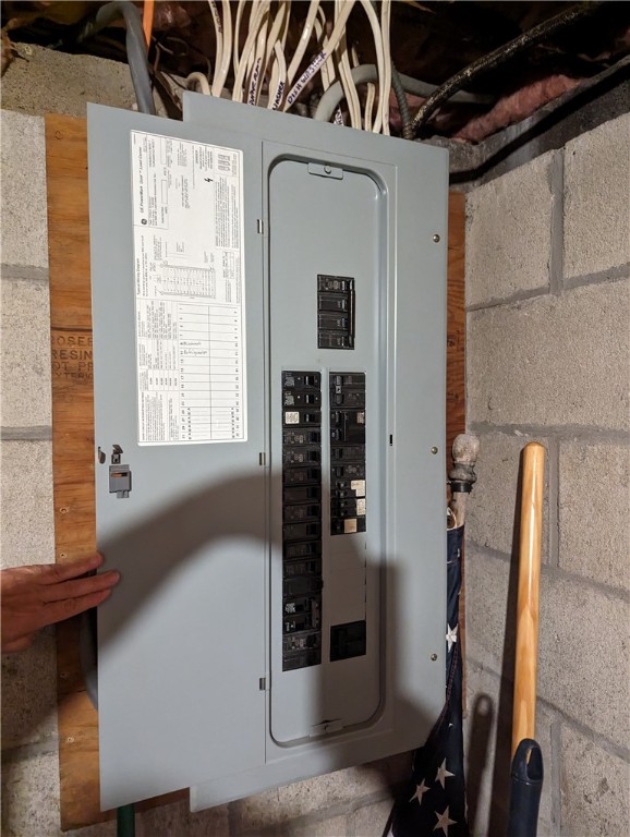 39 Edward Street Coventry, RI 02816 - Photo 34 of 39 200 Amp Electric