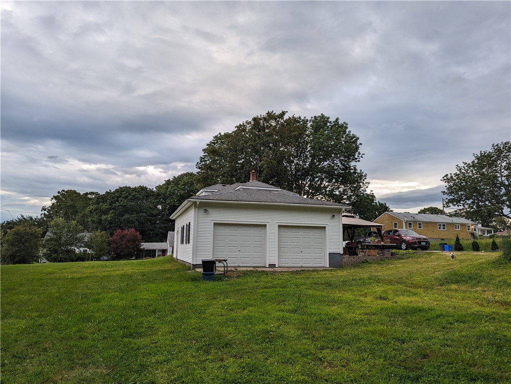 39 Edward Street Coventry, RI 02816 - Photo 5 of 39