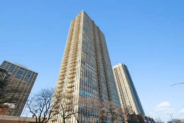 $1,850 | 1660 North LaSalle Drive, Unit 1403, Chicago, IL 60614