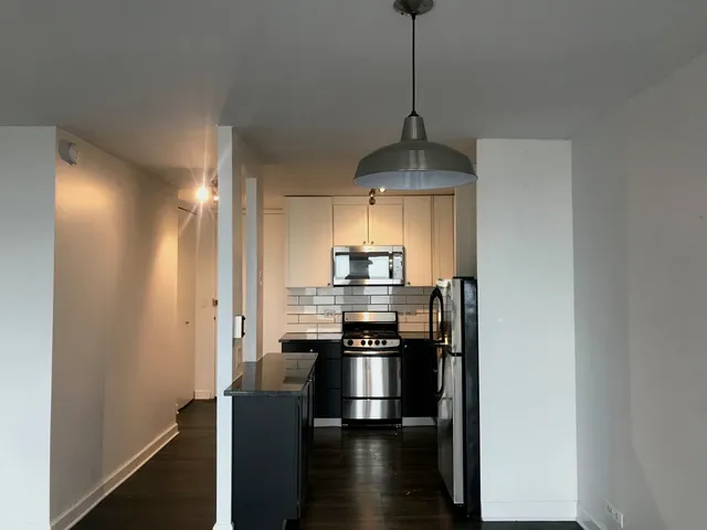 $1,850 | 1660 North LaSalle Drive, Unit 1403, Chicago, IL 60614