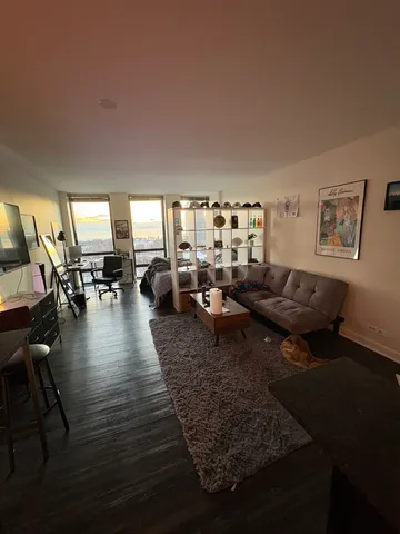 $1,850 | 1660 North LaSalle Drive, Unit 1403, Chicago, IL 60614