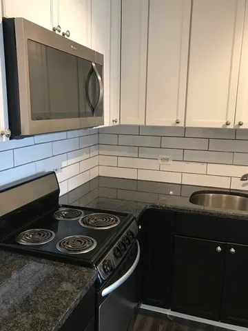 $1,850 | 1660 North LaSalle Drive, Unit 1403, Chicago, IL 60614