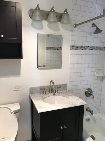 $1,850 | 1660 North LaSalle Drive, Unit 1403, Chicago, IL 60614