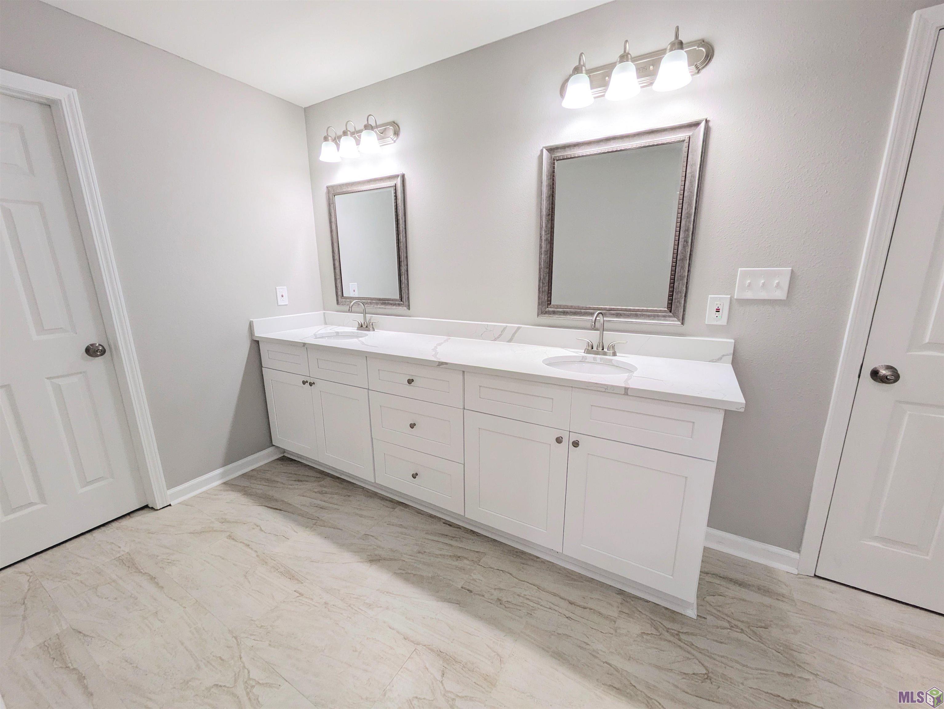 30442 Walker North Road Walker, LA 70785 - Photo 16 of 20 Master Bathroom