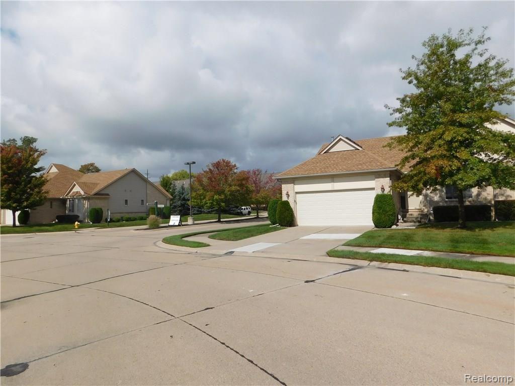 30125 Raintree Circle, Unit 1 Chesterfield, MI 48047 - Photo 5 of 34