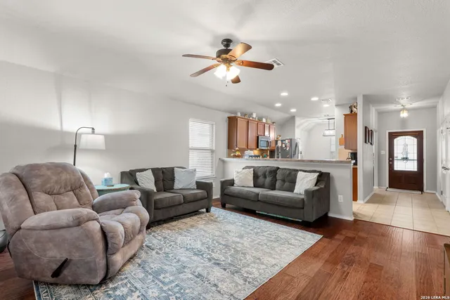 $1,800 | 3041 Turquoise, Schertz, TX 78154