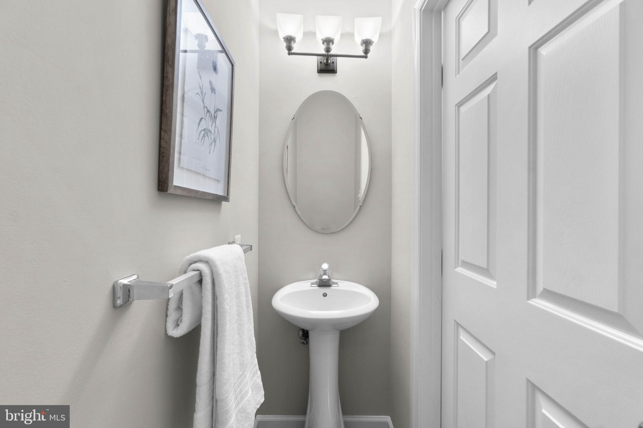 18425 Cornflower Road Boyds, MD 20841 - Photo 29 of 62 Main Level Half Bathroom