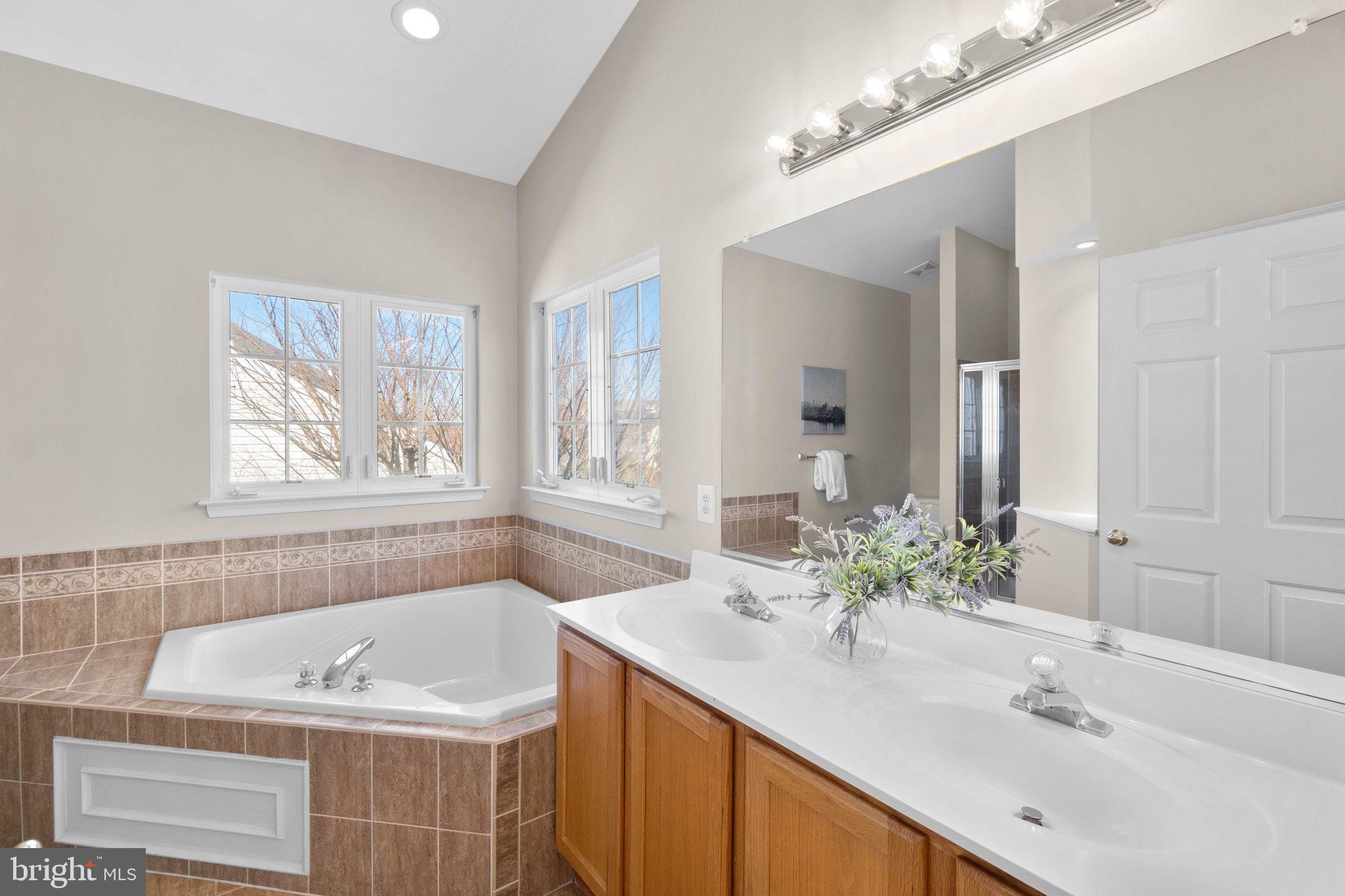 18425 Cornflower Road Boyds, MD 20841 - Photo 35 of 62 Master Suite 5 Piece Bathroom