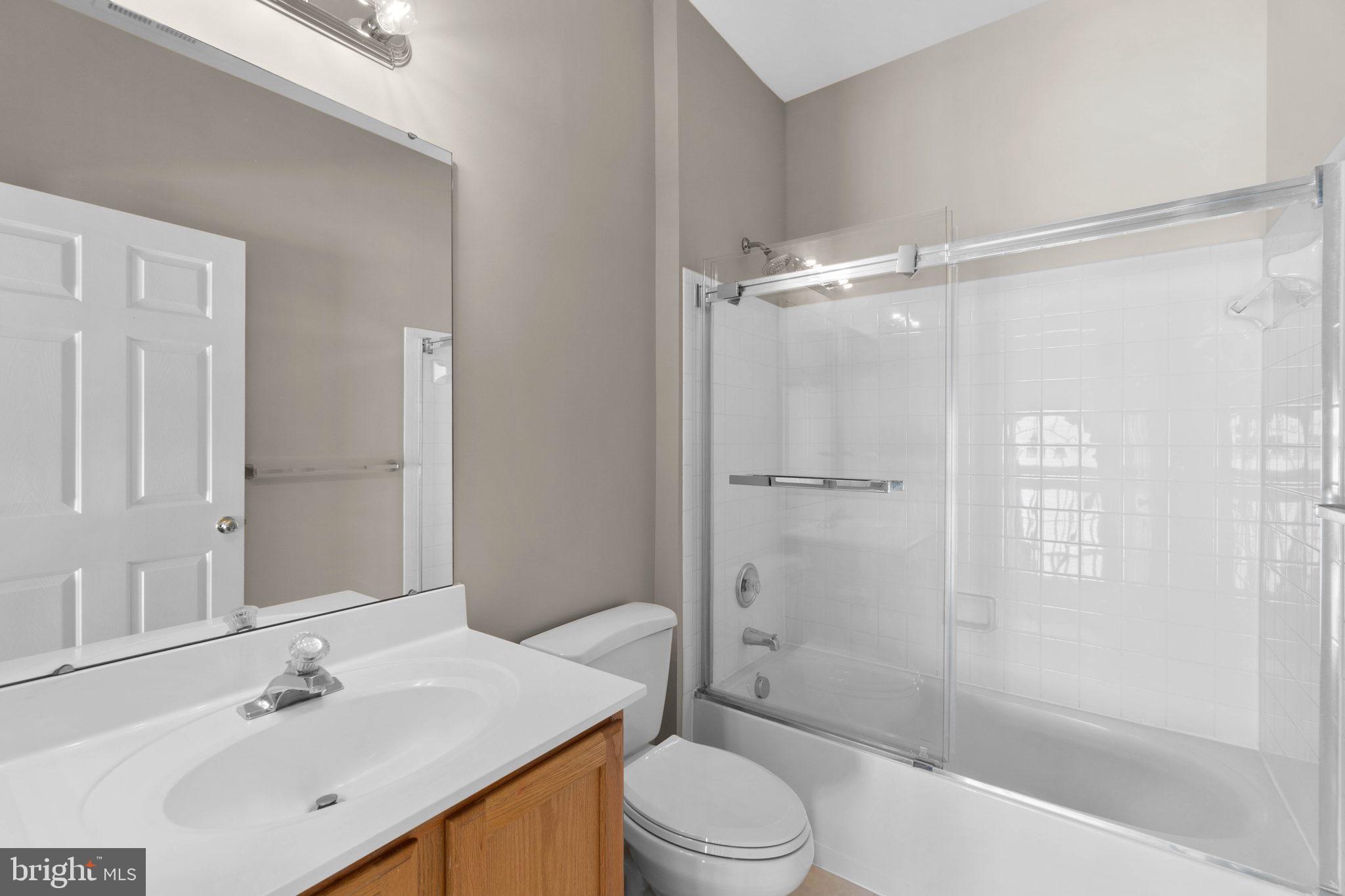 18425 Cornflower Road Boyds, MD 20841 - Photo 44 of 62 Upper Hall Bathroom