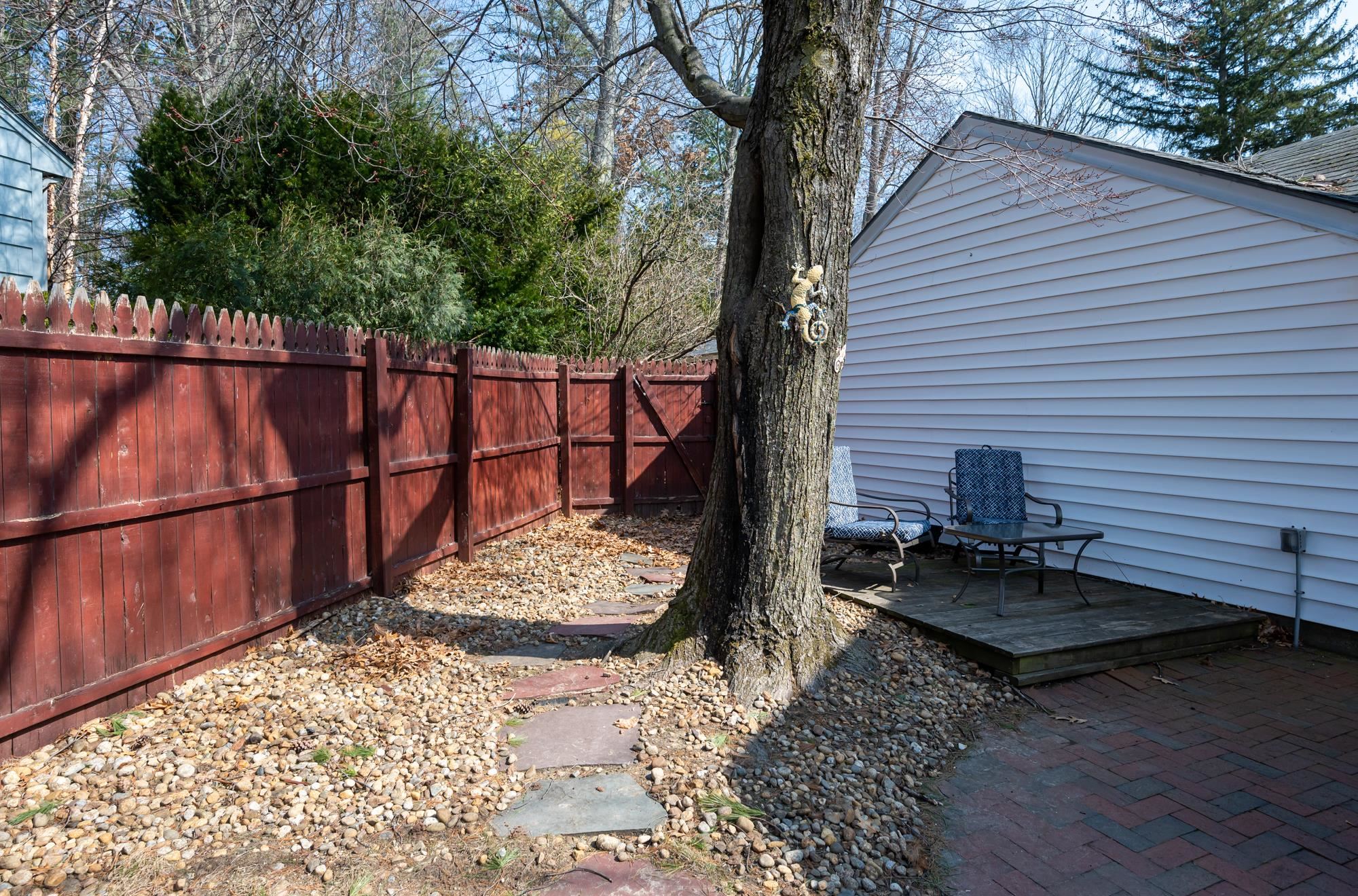 552 Smyth Road Manchester, NH 03104 - Photo 33 of 40