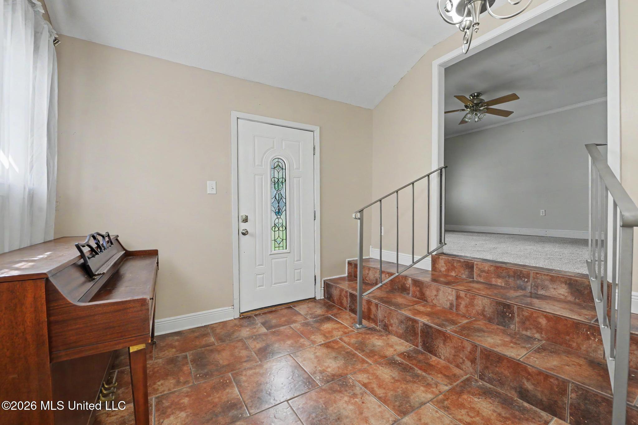 4800 Forrest Street Moss Point, MS 39563 - Photo 2 of 26 ENTRANCE FOYER