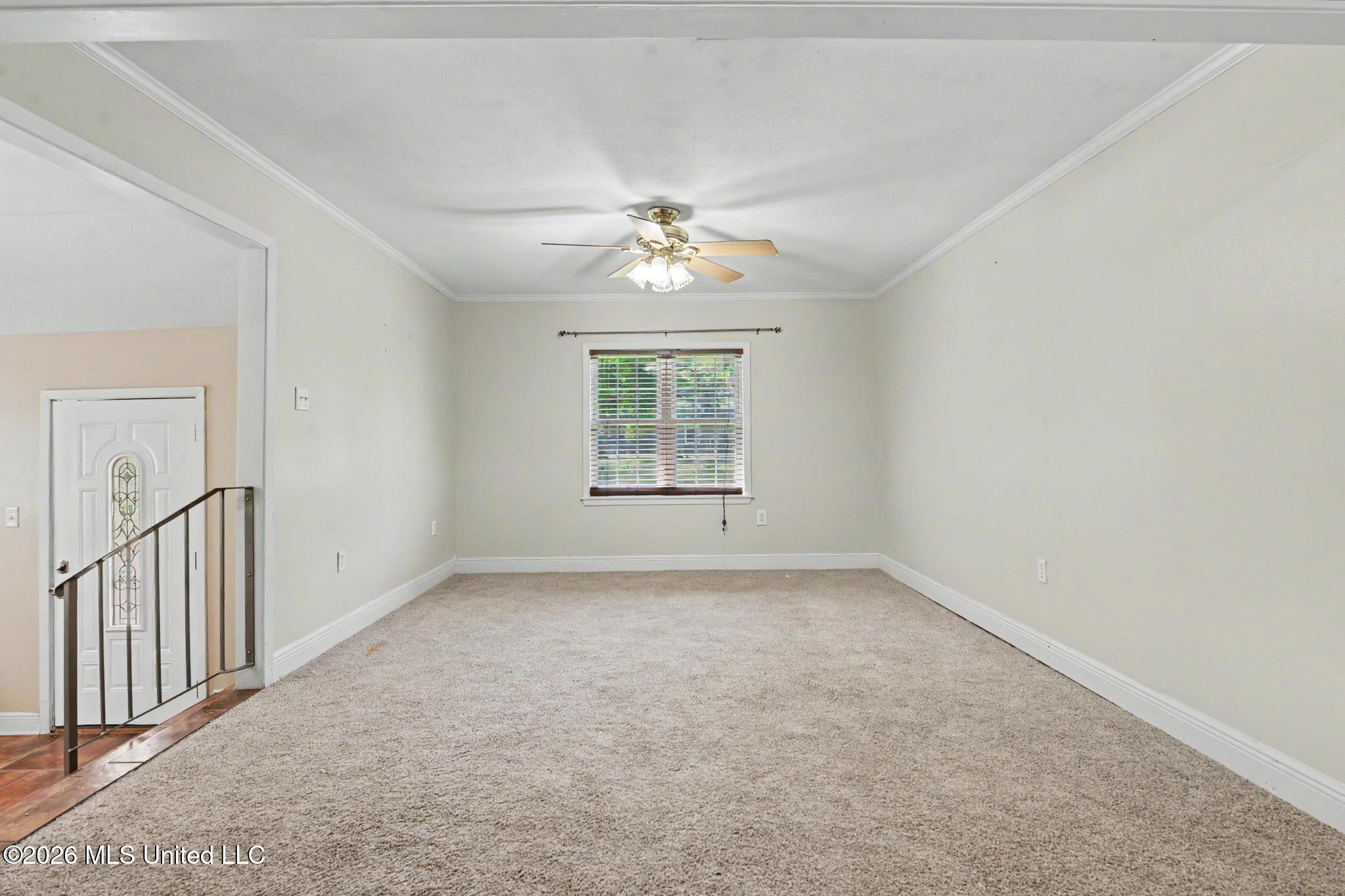 4800 Forrest Street Moss Point, MS 39563 - Photo 3 of 26 LIVING ROOM